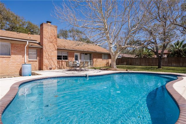 2021 Buckeye Dr, Ingleside, TX 78362