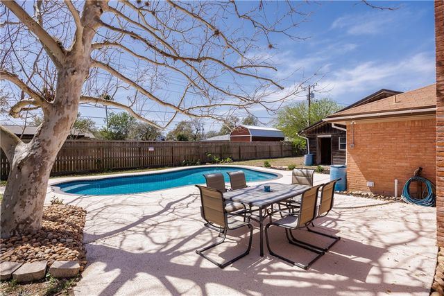 2021 Buckeye Dr, Ingleside, TX 78362