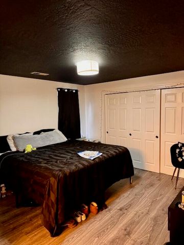 921 N Rose Street A, Phoenix, OR 97535