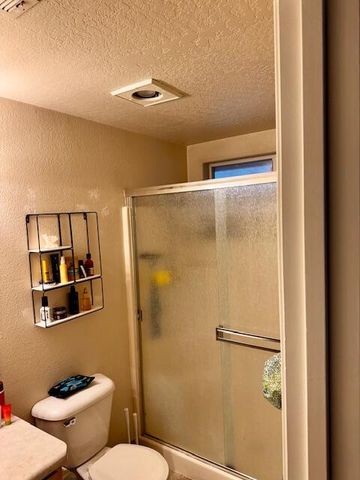 921 N Rose Street A, Phoenix, OR 97535