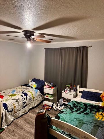 921 N Rose Street A, Phoenix, OR 97535