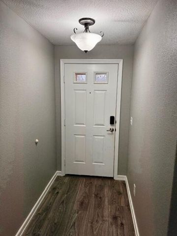 921 N Rose Street A, Phoenix, OR 97535