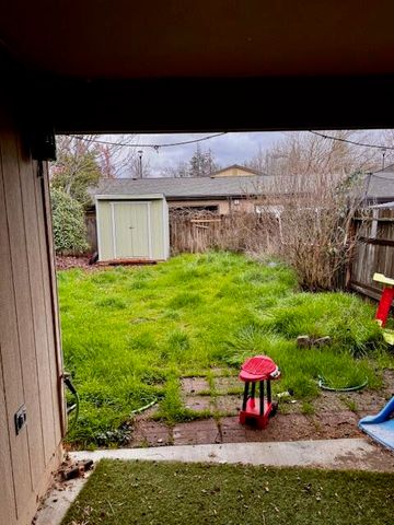 921 N Rose Street A, Phoenix, OR 97535