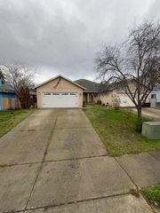 921 N Rose Street A, Phoenix, OR 97535