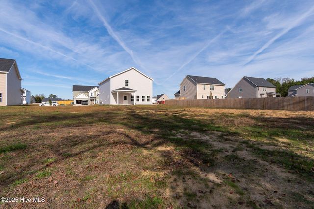 212 Shadow Grass Court, Stella, NC 28582