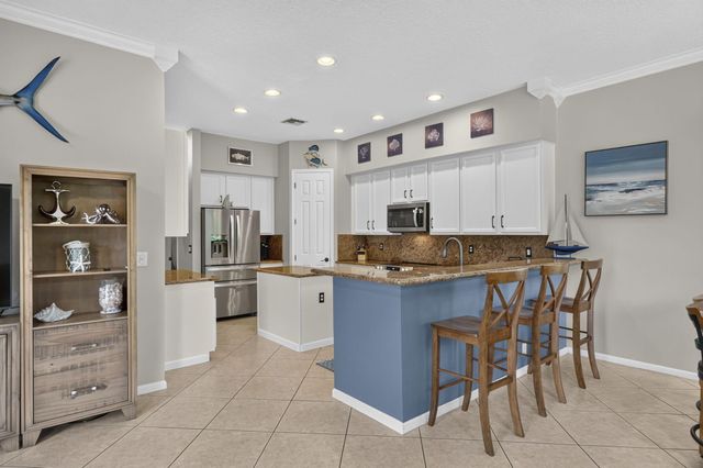 3360 Harness Circle, Wellington, FL 33449