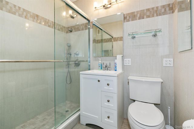 40 Stoner Avenue 2F, Great Neck Plaza, NY 11021