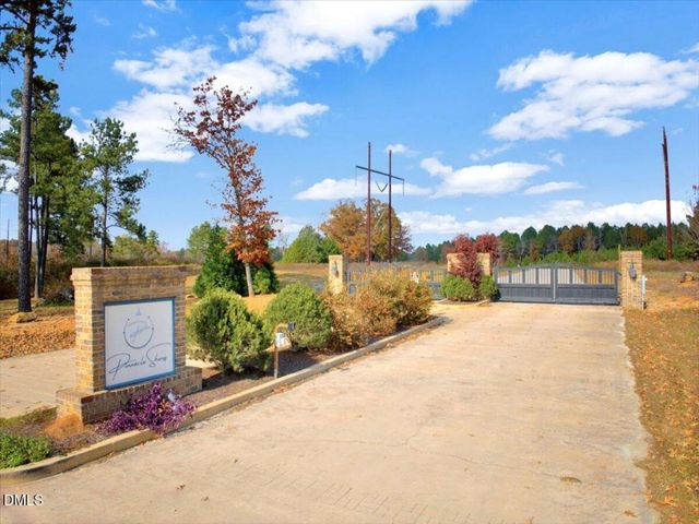 73 Pinnacle Shores Drive, Macon, NC 27551