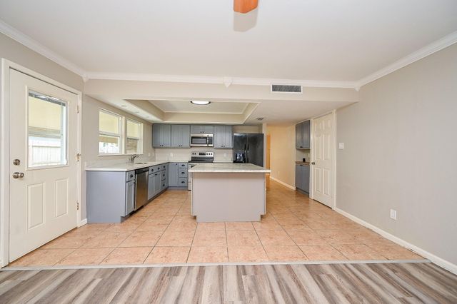 18318 Navajo Trail Drive, Spring, TX 77388