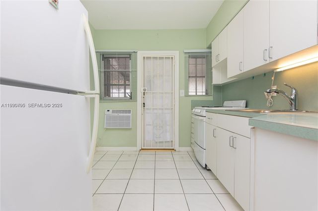 3165 SW 27th Ln 1, Miami, FL 33133