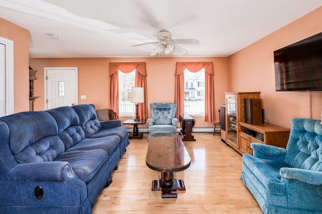 11 Maize Drive, Somersworth, NH 03878