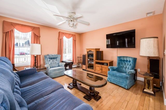 11 Maize Drive, Somersworth, NH 03878