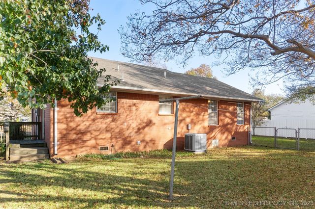 923 N 12th Avenue, Durant, OK 74701