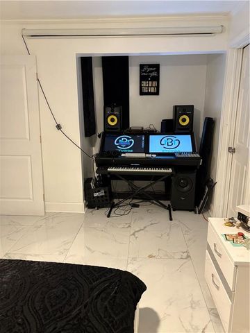 1876 CONNALLY Drive, East Point, GA 30344