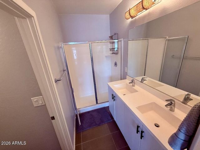 2329 E HUNTINGTON Drive, Phoenix, AZ 85040