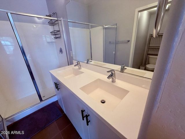 2329 E HUNTINGTON Drive, Phoenix, AZ 85040