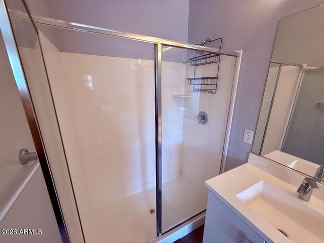 2329 E HUNTINGTON Drive, Phoenix, AZ 85040