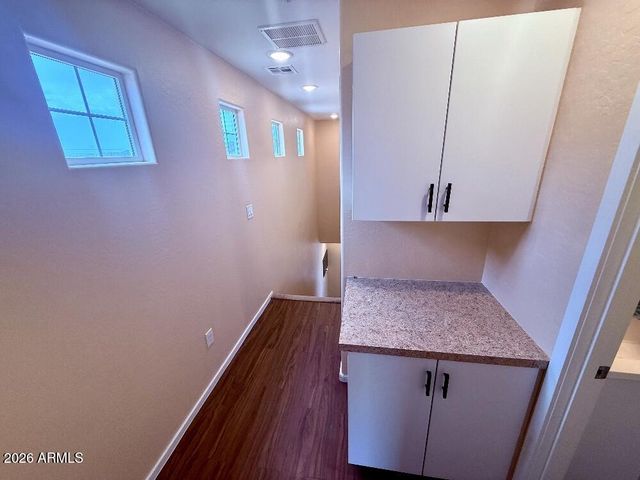 2329 E HUNTINGTON Drive, Phoenix, AZ 85040