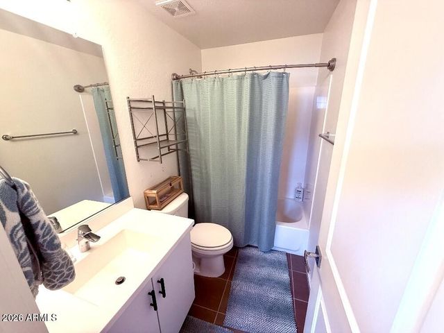 2329 E HUNTINGTON Drive, Phoenix, AZ 85040