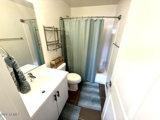 2329 E HUNTINGTON Drive, Phoenix, AZ 85040