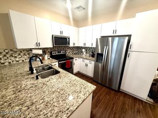 2329 E HUNTINGTON Drive, Phoenix, AZ 85040