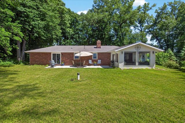 5190 Pier Road, Coloma, MI 49038