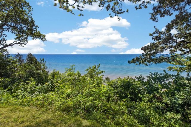 5190 Pier Road, Coloma, MI 49038
