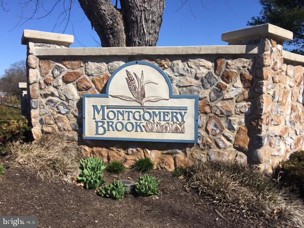 401 FOXCROFT CIR #CONDO 401, Royersford, PA 19468
