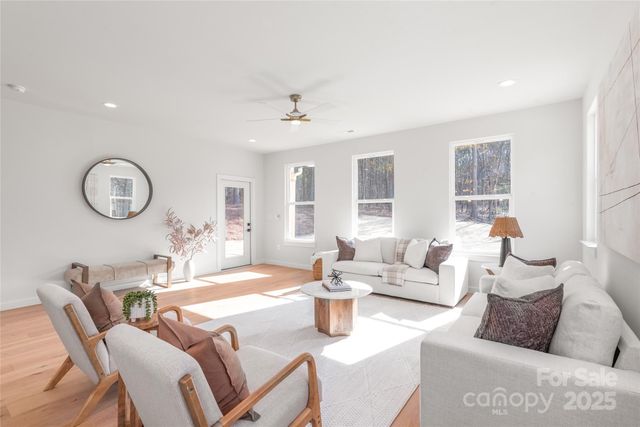 9013 Wagon Trail, Lincolnton, NC 28092