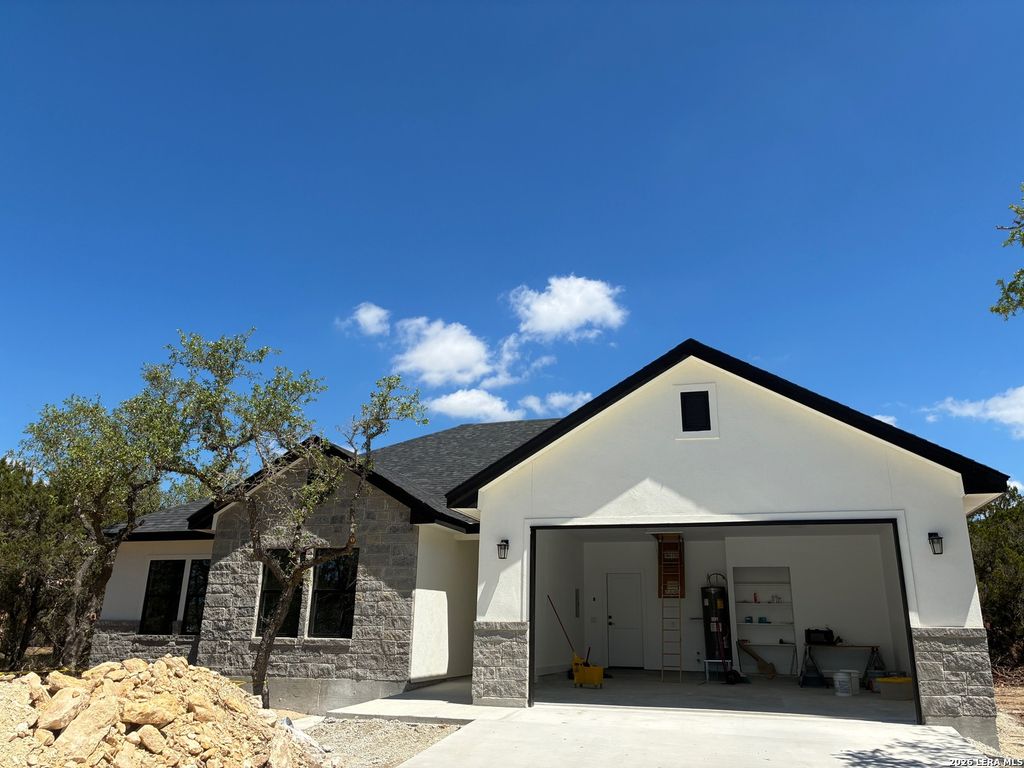1860 Rocky Ridge Loop, Canyon Lake, TX 78133