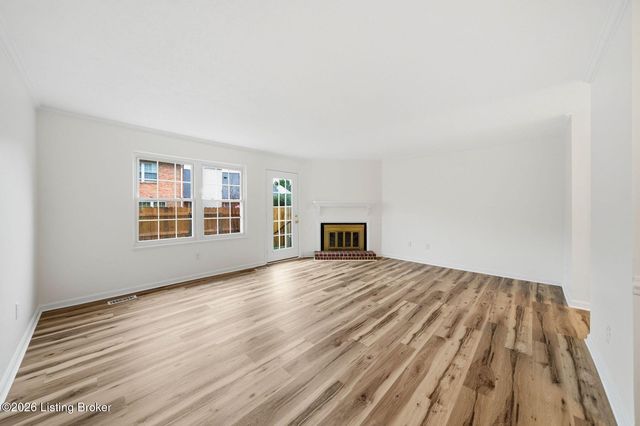 8609 Birch Ct, Louisville, KY 40242