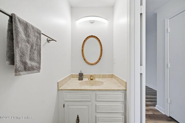 8609 Birch Ct, Louisville, KY 40242