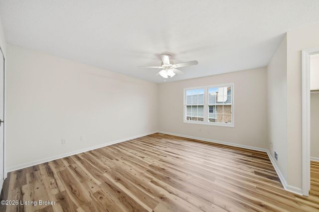 8609 Birch Ct, Louisville, KY 40242