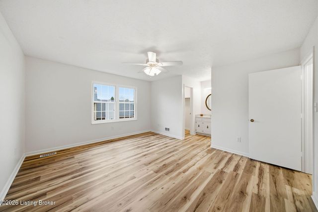 8609 Birch Ct, Louisville, KY 40242