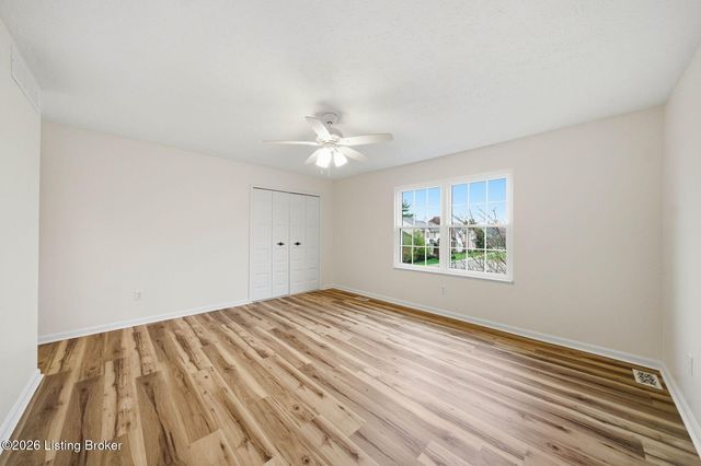 8609 Birch Ct, Louisville, KY 40242