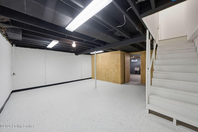 8609 Birch Ct, Louisville, KY 40242