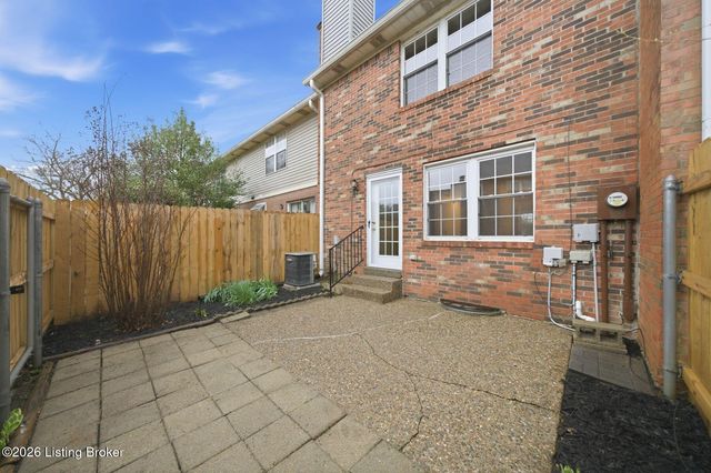 8609 Birch Ct, Louisville, KY 40242