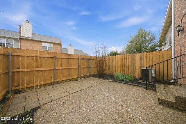 8609 Birch Ct, Louisville, KY 40242