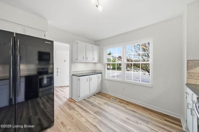 8609 Birch Ct, Louisville, KY 40242