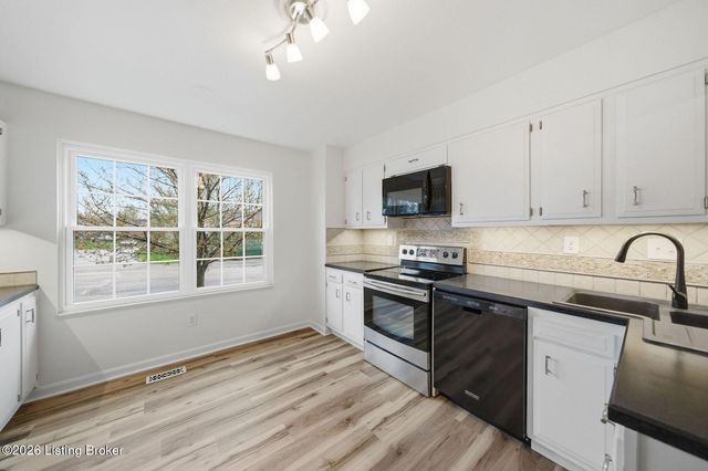 8609 Birch Ct, Louisville, KY 40242