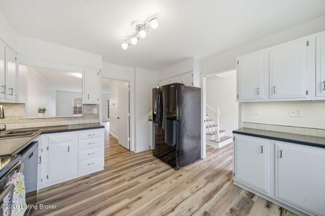 8609 Birch Ct, Louisville, KY 40242