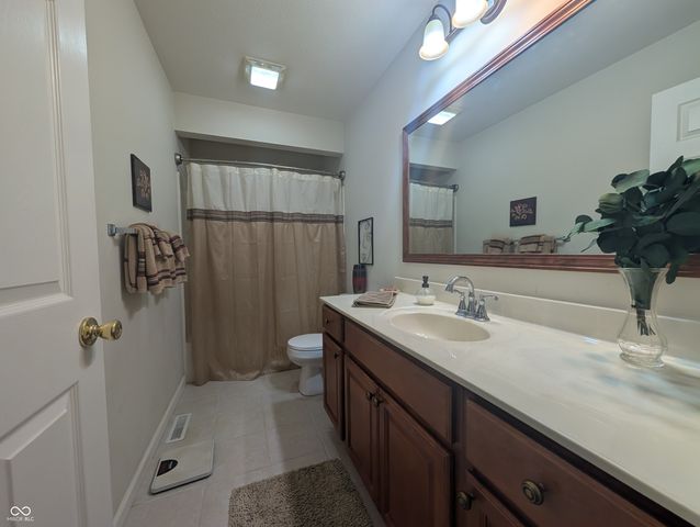 628 E 8th Street, Rushville, IN 46173