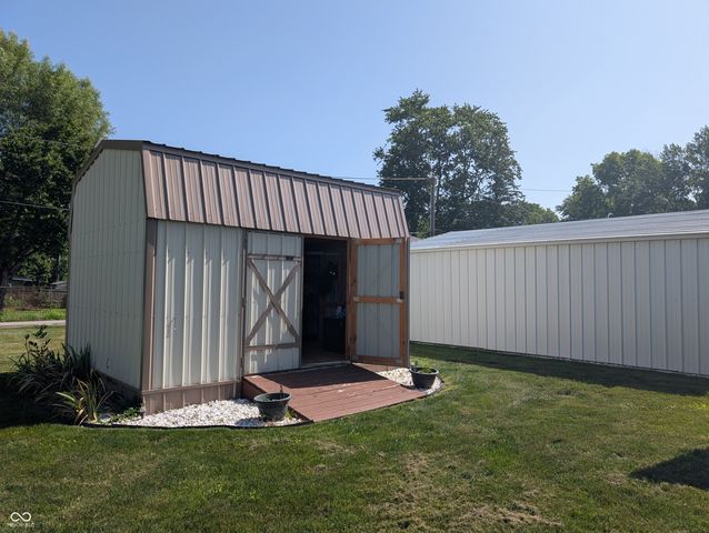 628 E 8th Street, Rushville, IN 46173