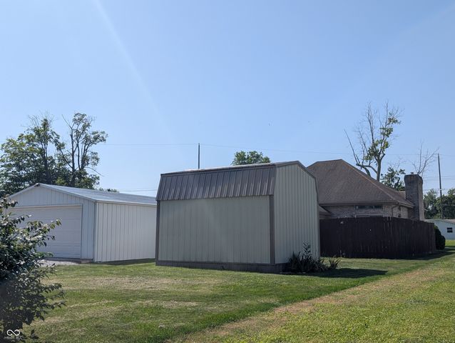 628 E 8th Street, Rushville, IN 46173