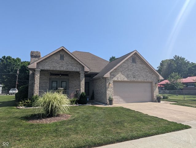 628 E 8th Street, Rushville, IN 46173