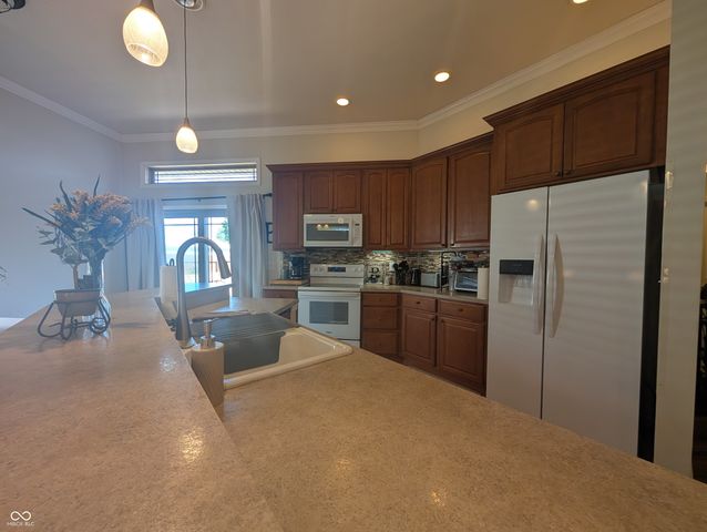 628 E 8th Street, Rushville, IN 46173