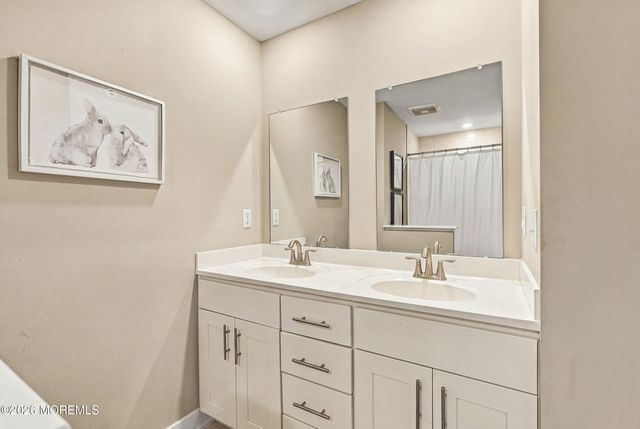 36 Mariveles Way, Tinton Falls, NJ 07724
