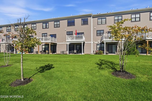 36 Mariveles Way, Tinton Falls, NJ 07724