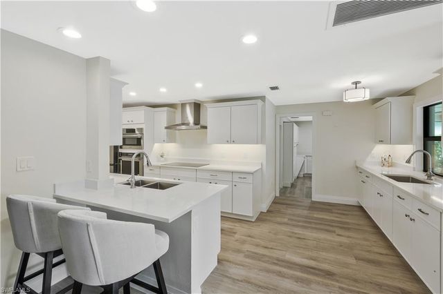 480 Oak AVE, Naples, FL 34108