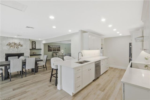 480 Oak AVE, Naples, FL 34108